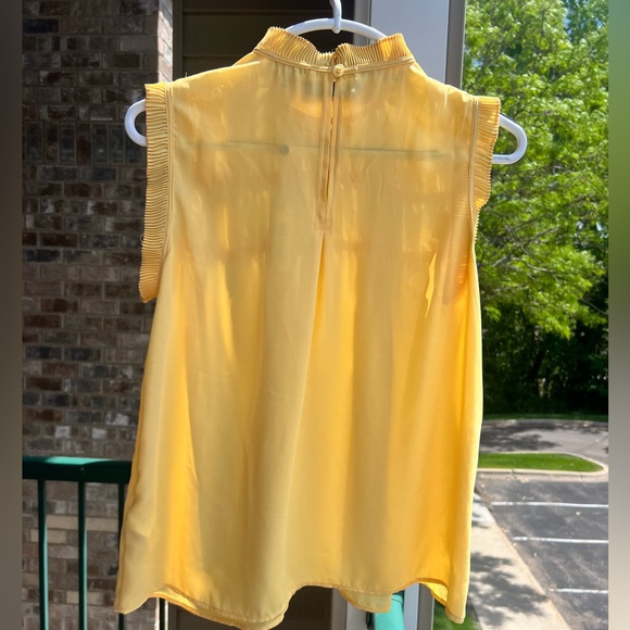 🆕 Max Studio Cornsilk Yellow Sleeveless Lightweight Ruffle Office Trim Blouse S - Picture 5 of 14
